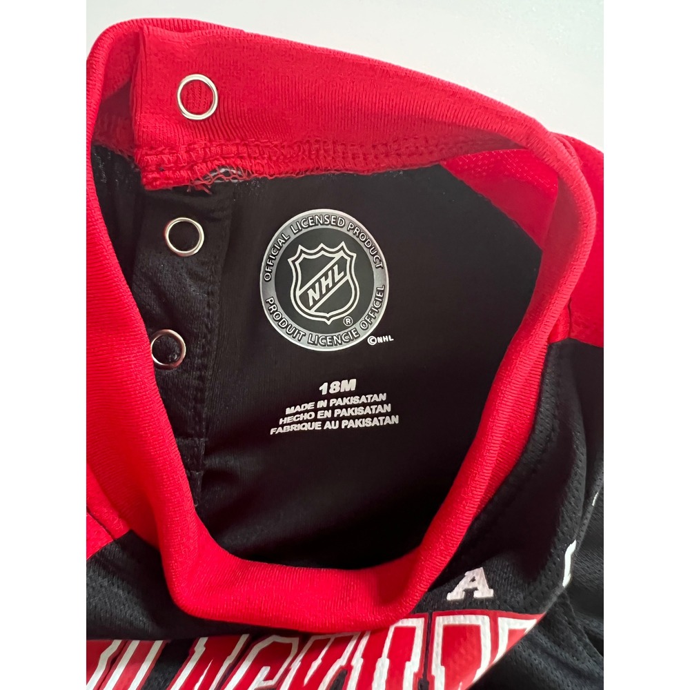 NHL Chicago Blackhawks Infant Boys Bodysuit and Fleece Pants Set Red Black 18M - Picture 3 of 6